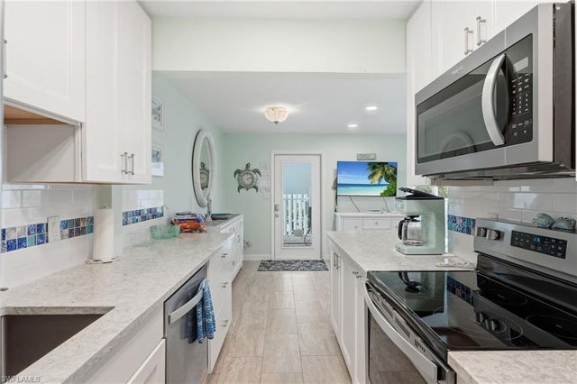 1065 Gulf Shore BLVD N 108, Naples, FL 34102