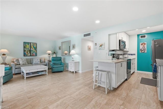 1065 Gulf Shore BLVD N 108, Naples, FL 34102