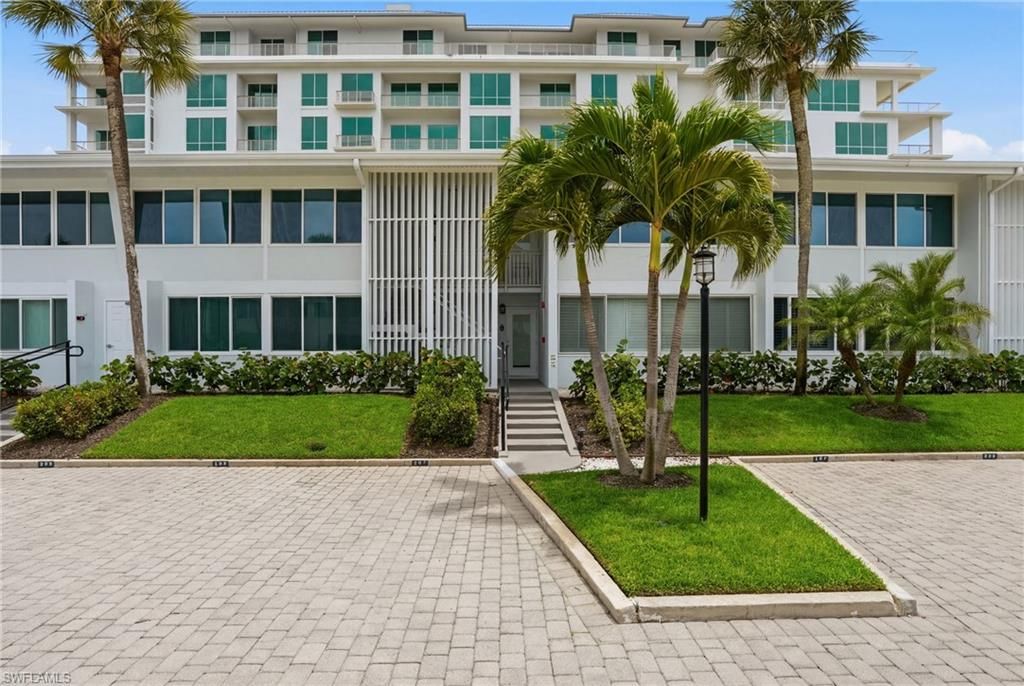1065 Gulf Shore BLVD N 108, Naples, FL 34102