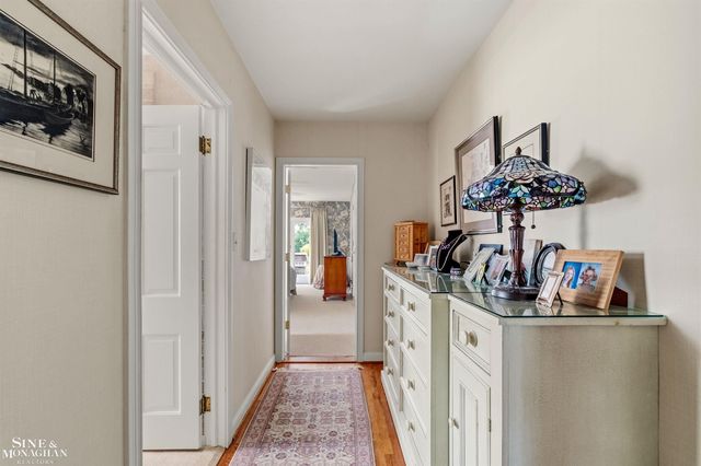 83 Hawthorne Road, Grosse Pointe Shores, MI 48236