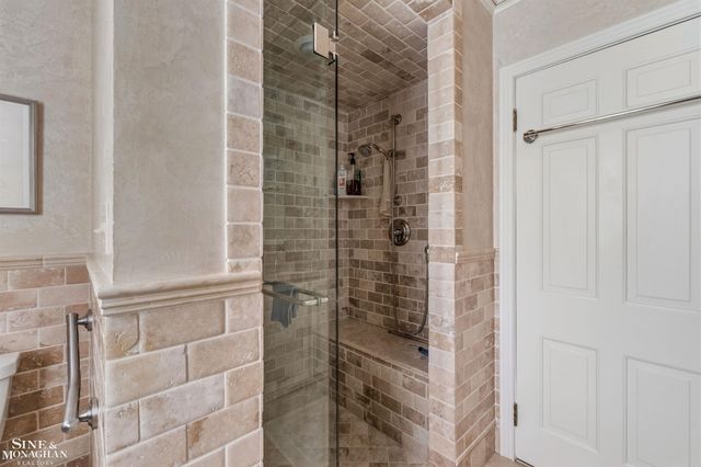 83 Hawthorne Road, Grosse Pointe Shores, MI 48236