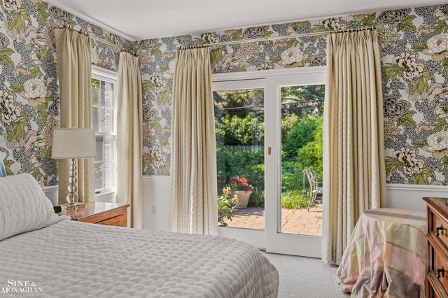 83 Hawthorne Road, Grosse Pointe Shores, MI 48236