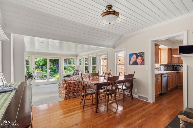 83 Hawthorne Road, Grosse Pointe Shores, MI 48236