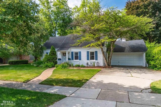 83 Hawthorne Road, Grosse Pointe Shores, MI 48236