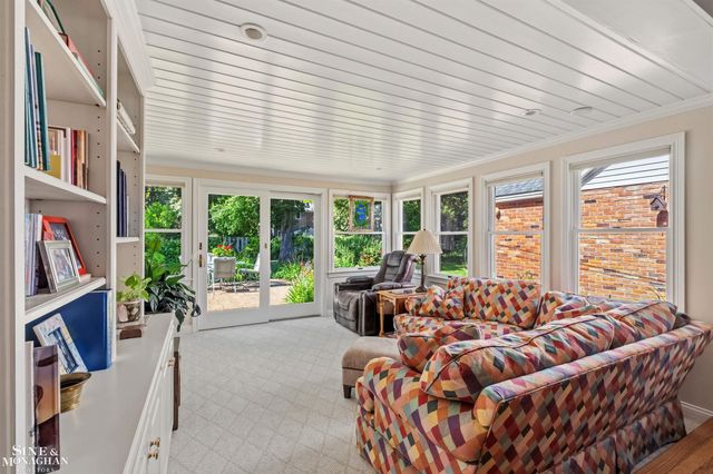 83 Hawthorne Road, Grosse Pointe Shores, MI 48236