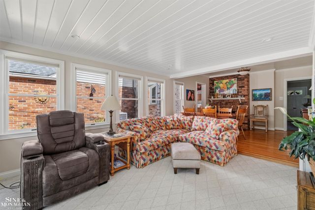 83 Hawthorne Road, Grosse Pointe Shores, MI 48236