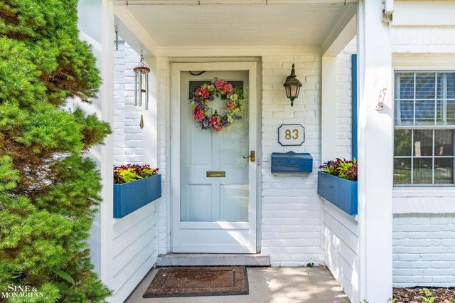 83 Hawthorne Road, Grosse Pointe Shores, MI 48236