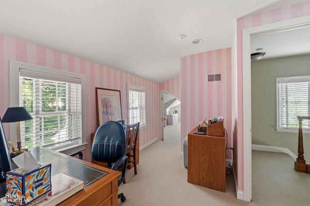 83 Hawthorne Road, Grosse Pointe Shores, MI 48236