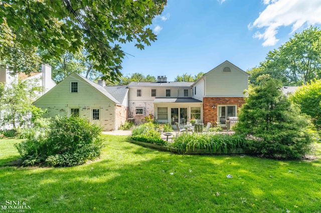 83 Hawthorne Road, Grosse Pointe Shores, MI 48236