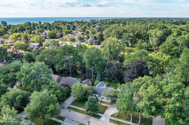 83 Hawthorne Road, Grosse Pointe Shores, MI 48236