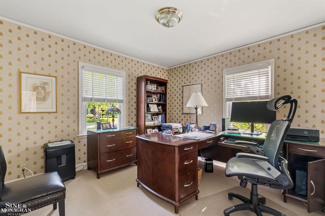 83 Hawthorne Road, Grosse Pointe Shores, MI 48236