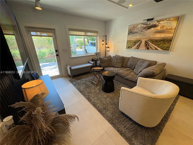 1205 NE 17th Terrace, Fort Lauderdale, FL 33304