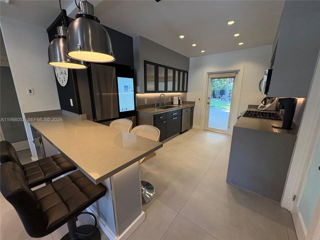 1205 NE 17th Terrace, Fort Lauderdale, FL 33304