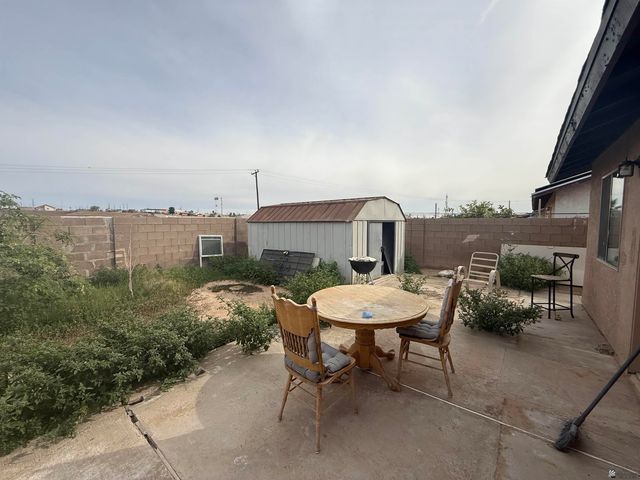 745 N Gladiola Dr, San Luis, AZ 85349