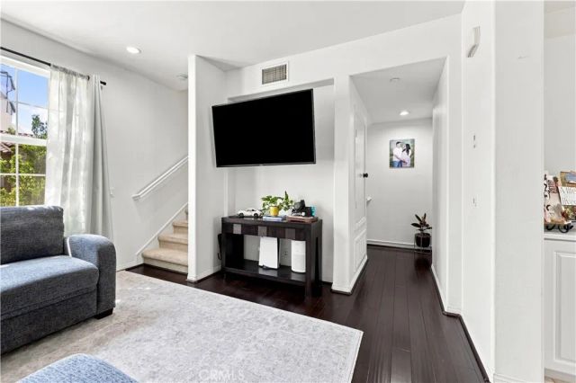 3268 S Westmont Lane 8, Ontario, CA 91761