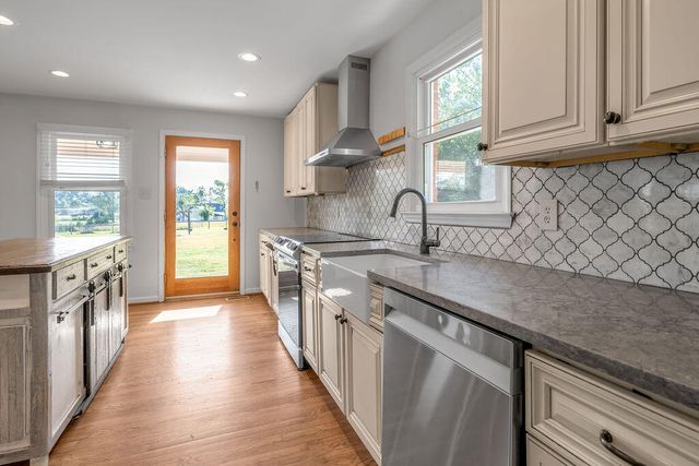 215 Danville Loop 1 Rd Road, Nicholasville, KY 40356