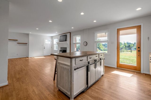 215 Danville Loop 1 Rd Road, Nicholasville, KY 40356