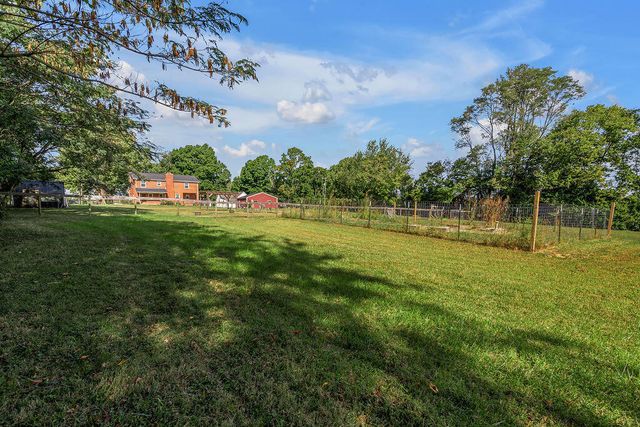 215 Danville Loop 1 Rd Road, Nicholasville, KY 40356