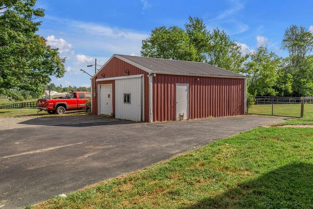 215 Danville Loop 1 Rd Road, Nicholasville, KY 40356