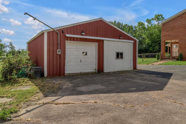 215 Danville Loop 1 Rd Road, Nicholasville, KY 40356