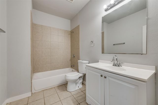 626 W Crawford Street 101, Denison, TX 75020