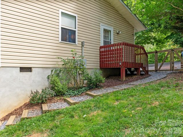 22 Wilson Creek Drive, Asheville, NC 28803