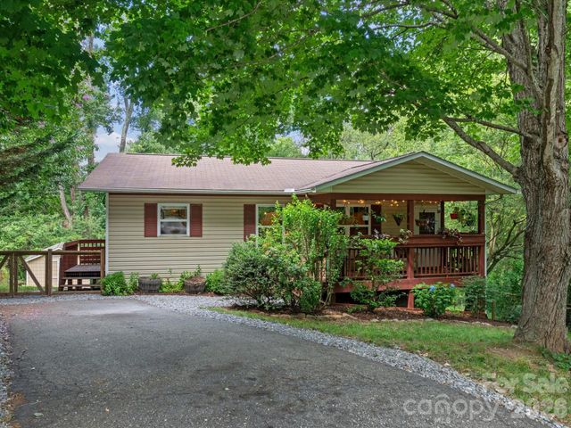 22 Wilson Creek Drive, Asheville, NC 28803