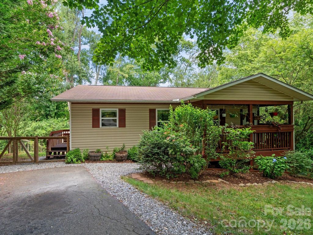 22 Wilson Creek Drive, Asheville, NC 28803