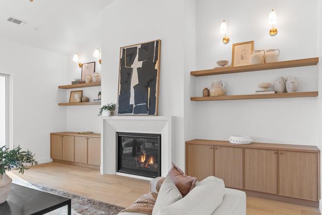 23672 Darkhorse Dr, Auburn, CA 95602