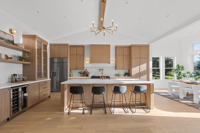 23672 Darkhorse Dr, Auburn, CA 95602