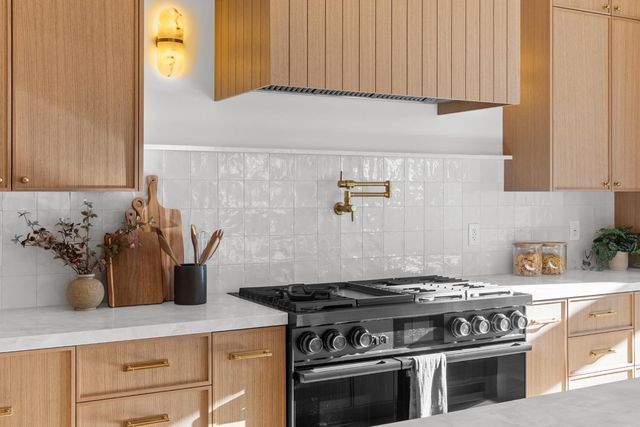 23672 Darkhorse Dr, Auburn, CA 95602