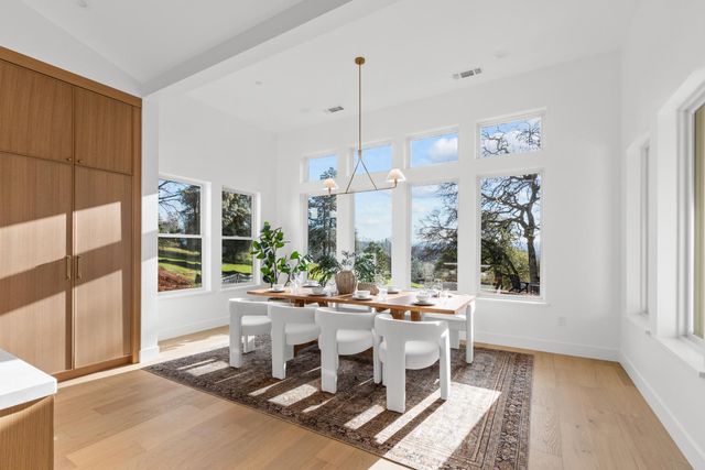 23672 Darkhorse Dr, Auburn, CA 95602