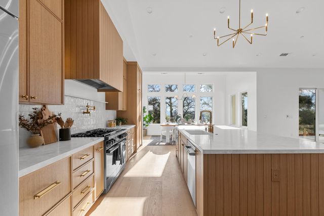 23672 Darkhorse Dr, Auburn, CA 95602