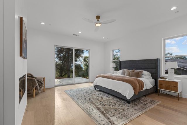 23672 Darkhorse Dr, Auburn, CA 95602