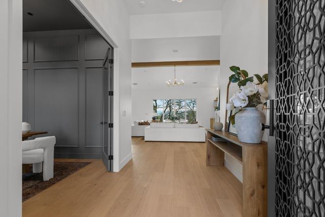 23672 Darkhorse Dr, Auburn, CA 95602