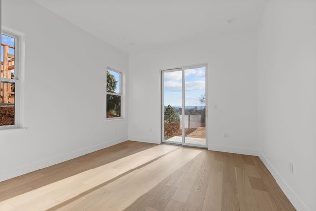 23672 Darkhorse Dr, Auburn, CA 95602