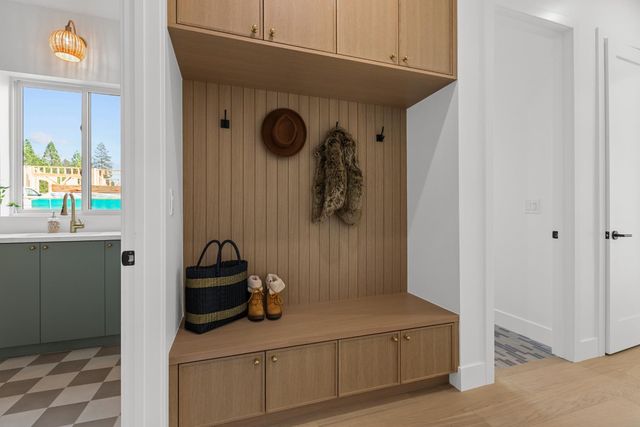 23672 Darkhorse Dr, Auburn, CA 95602