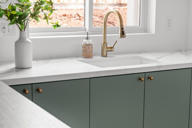 23672 Darkhorse Dr, Auburn, CA 95602