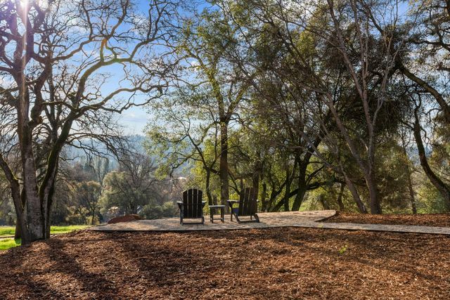 23672 Darkhorse Dr, Auburn, CA 95602