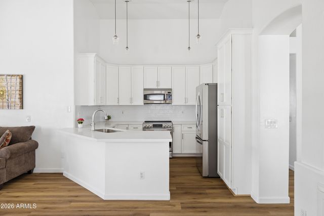 7054 S TAYLOR Drive, Tempe, AZ 85283