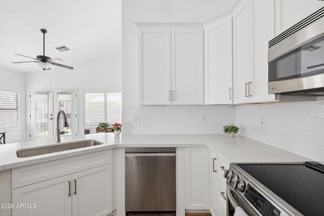 7054 S TAYLOR Drive, Tempe, AZ 85283