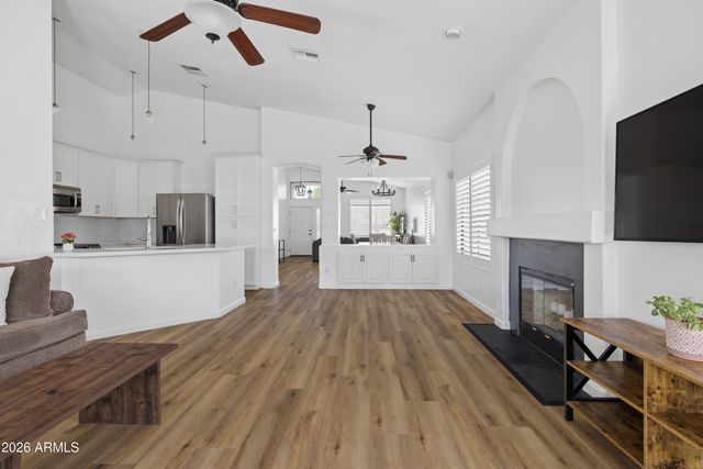 7054 S TAYLOR Drive, Tempe, AZ 85283