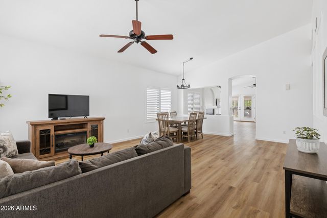 7054 S TAYLOR Drive, Tempe, AZ 85283