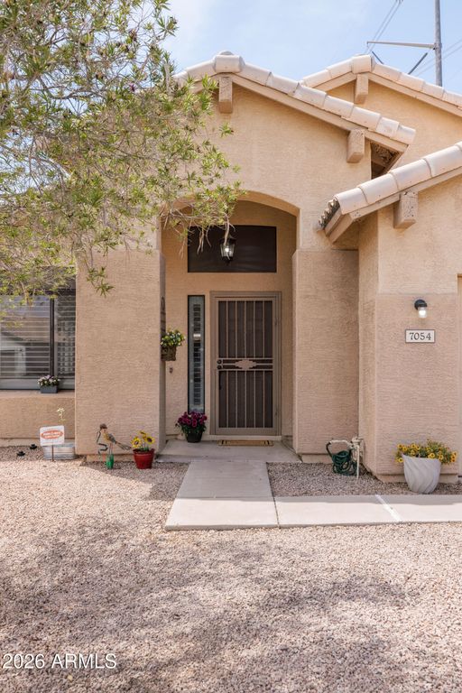 7054 S TAYLOR Drive, Tempe, AZ 85283