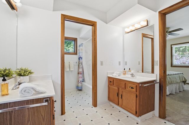 605 Kingfisher Drive, Westerville, OH 43082