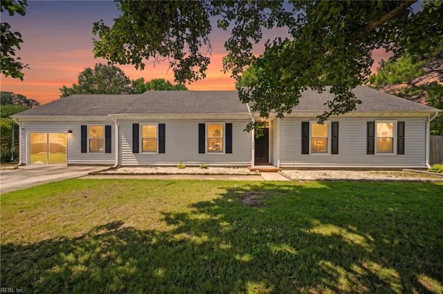444 Fleming CIR, Chesapeake, VA 23323