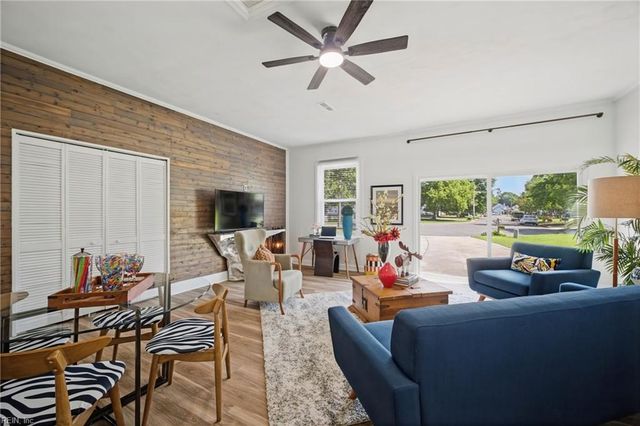 444 Fleming CIR, Chesapeake, VA 23323