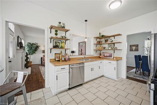 444 Fleming CIR, Chesapeake, VA 23323