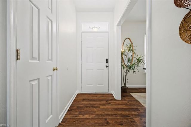 444 Fleming CIR, Chesapeake, VA 23323