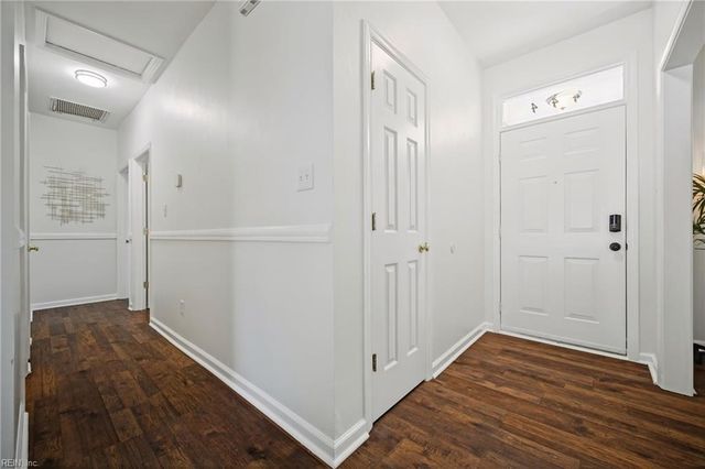 444 Fleming CIR, Chesapeake, VA 23323